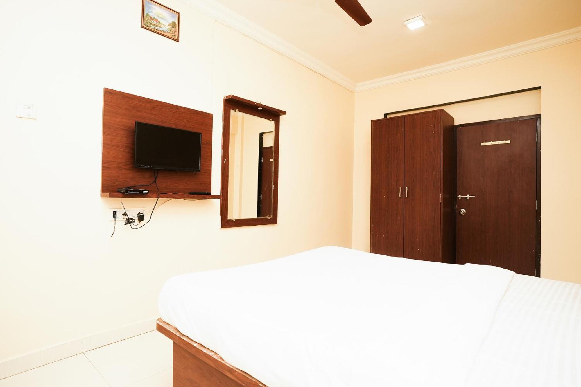Hotel Della Comfort Near Ambreshwar Shiv Mandir, Ambernath Amarnath Экстерьер фото