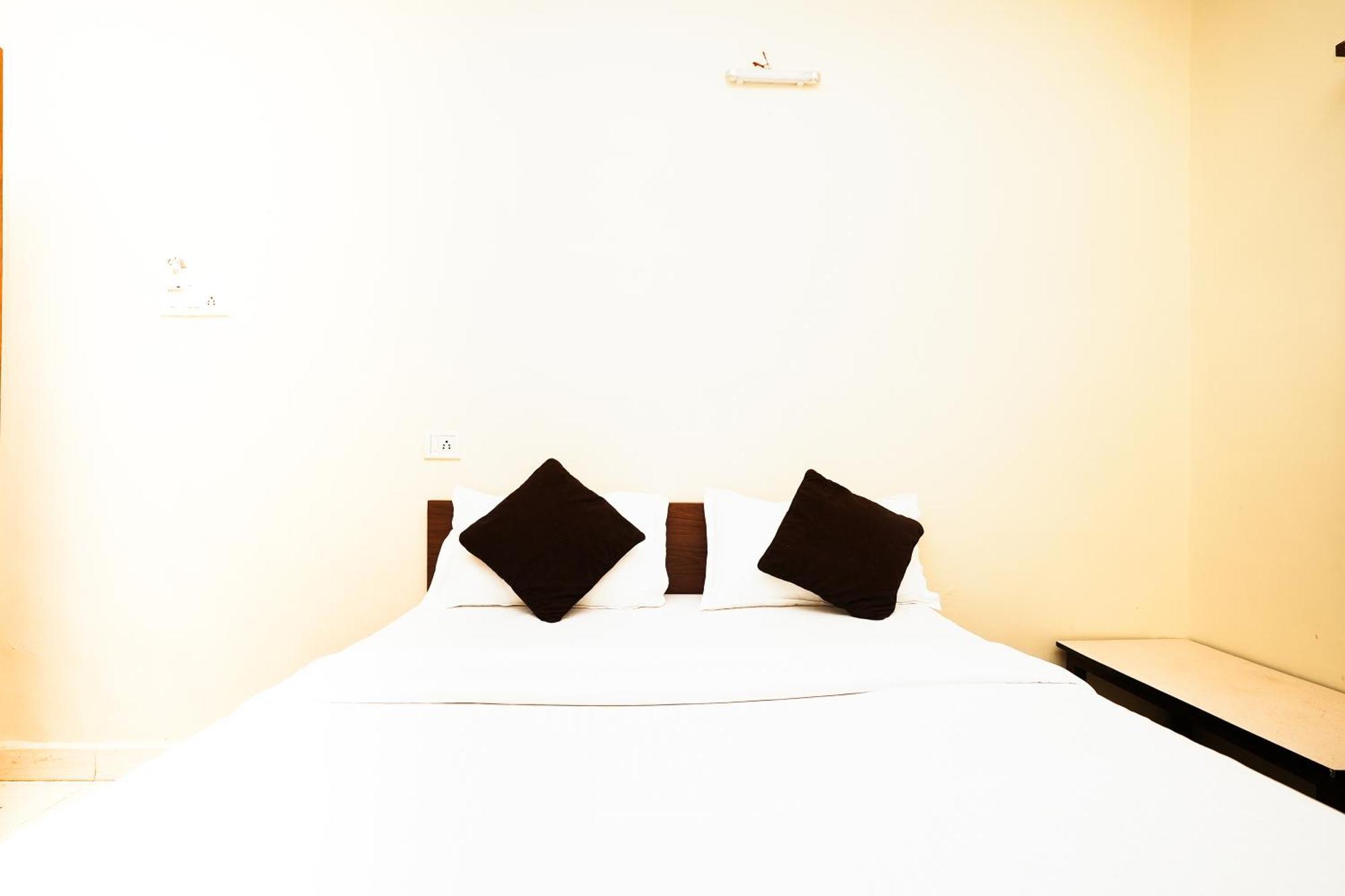Hotel Della Comfort Near Ambreshwar Shiv Mandir, Ambernath Amarnath Экстерьер фото
