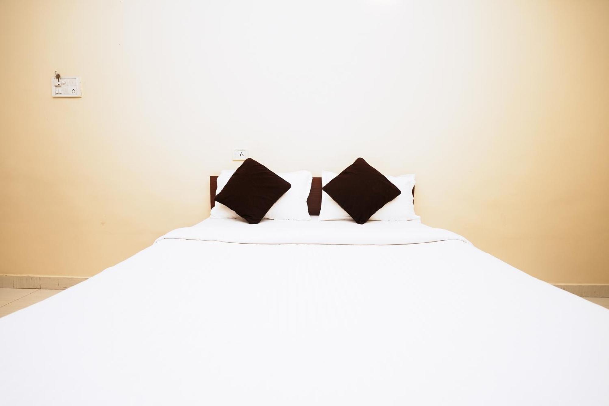Hotel Della Comfort Near Ambreshwar Shiv Mandir, Ambernath Amarnath Экстерьер фото