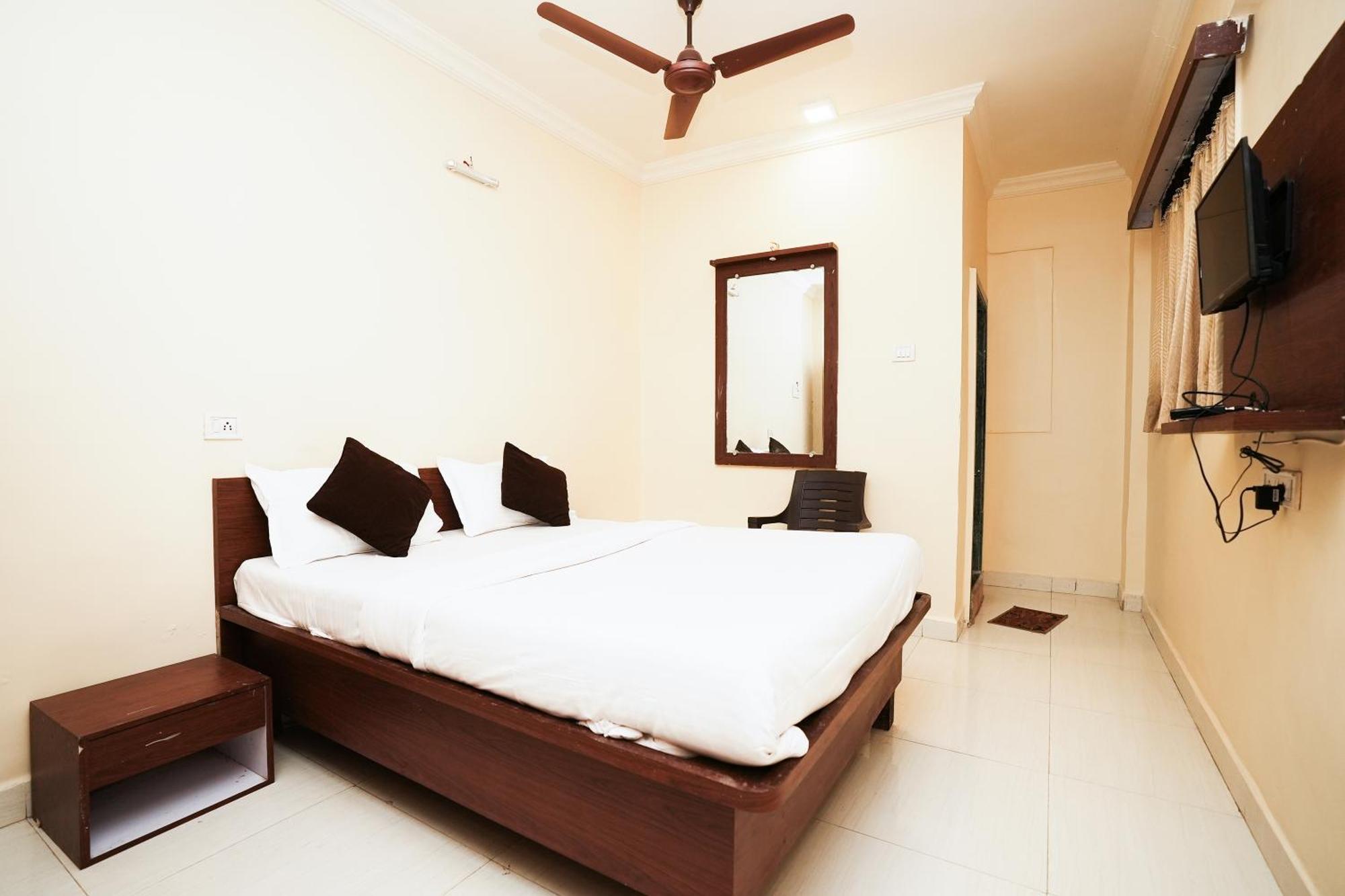 Hotel Della Comfort Near Ambreshwar Shiv Mandir, Ambernath Amarnath Экстерьер фото