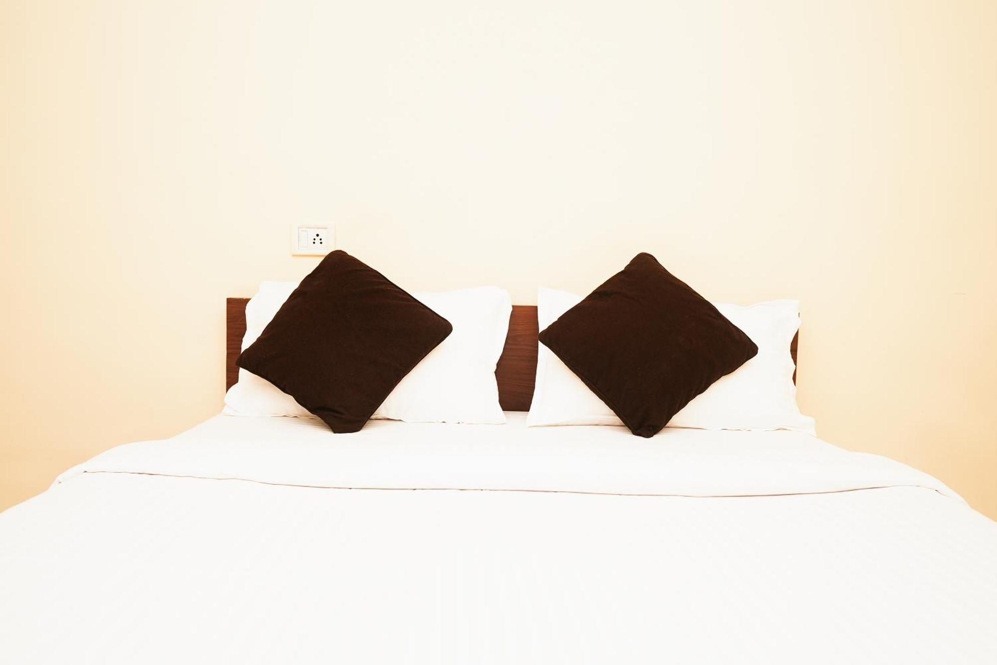 Hotel Della Comfort Near Ambreshwar Shiv Mandir, Ambernath Amarnath Экстерьер фото